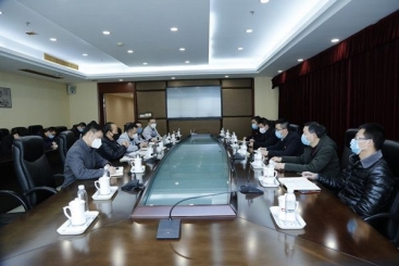 桐鄉(xiāng)市委副書記、市長于會游到巨石指導疫情防控工作